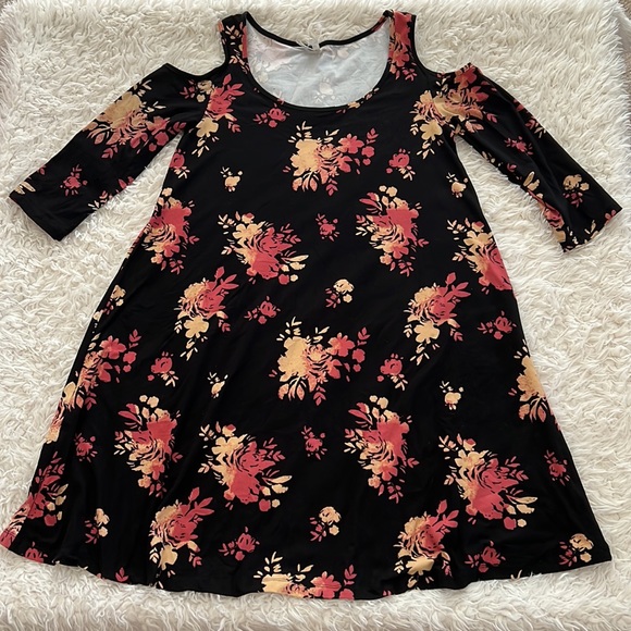 Floral Cold-Shoulder Mudd Dress - Picture 7 of 11